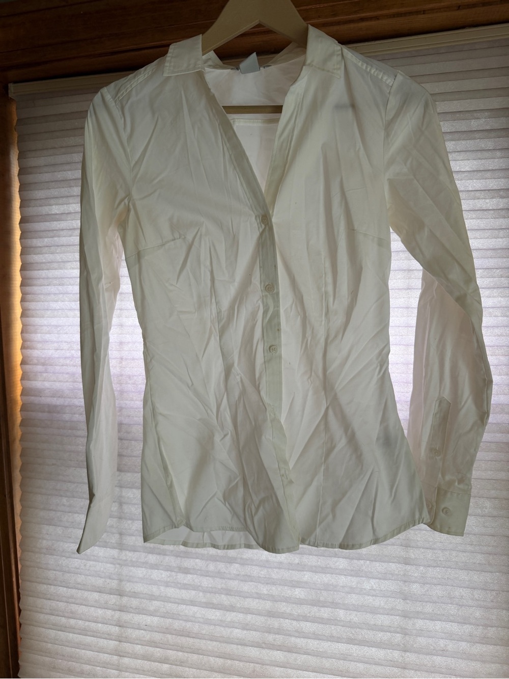Classic Women's White Button-Front Shirt size 4